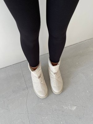 Дуті черевики жіночі бежевого кольору 469 фото